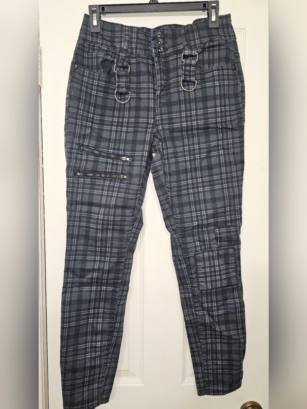 Hot Topic Plaid Zip-Accent Slim Pants in Charcoal and Slate